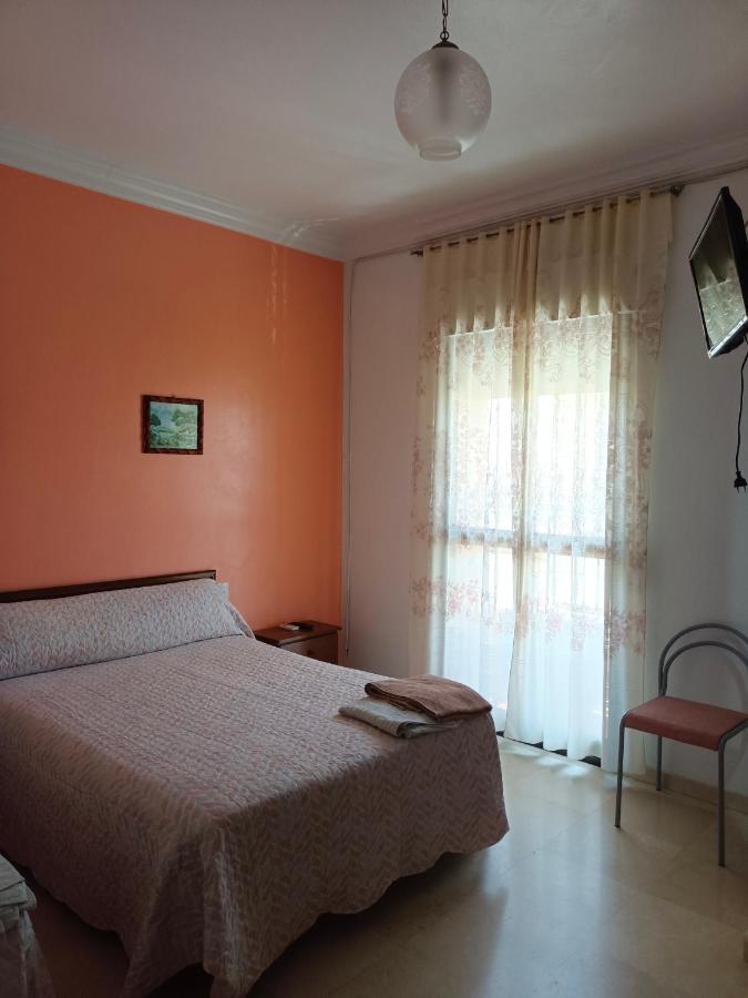 Pension Larra Mairena De Alcor Luaran gambar