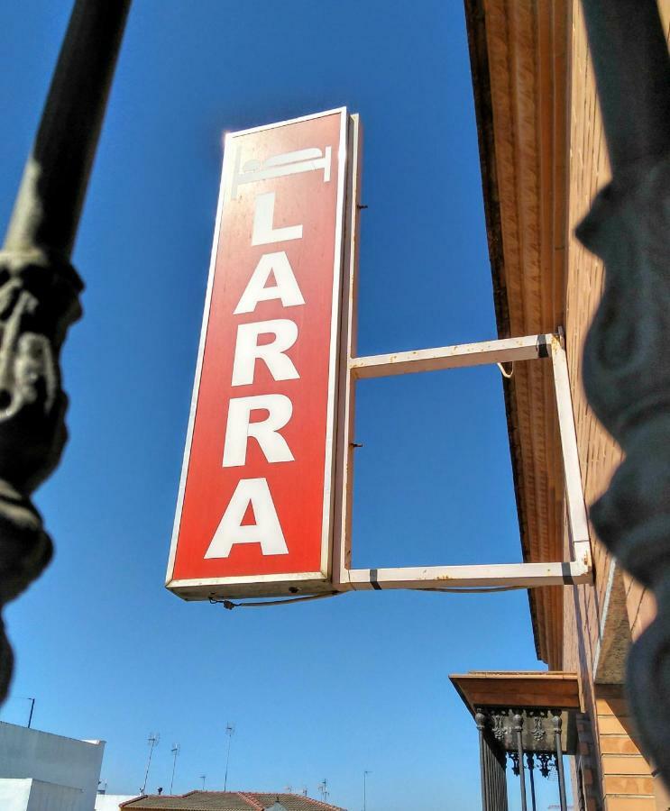 Pension Larra Mairena De Alcor Luaran gambar