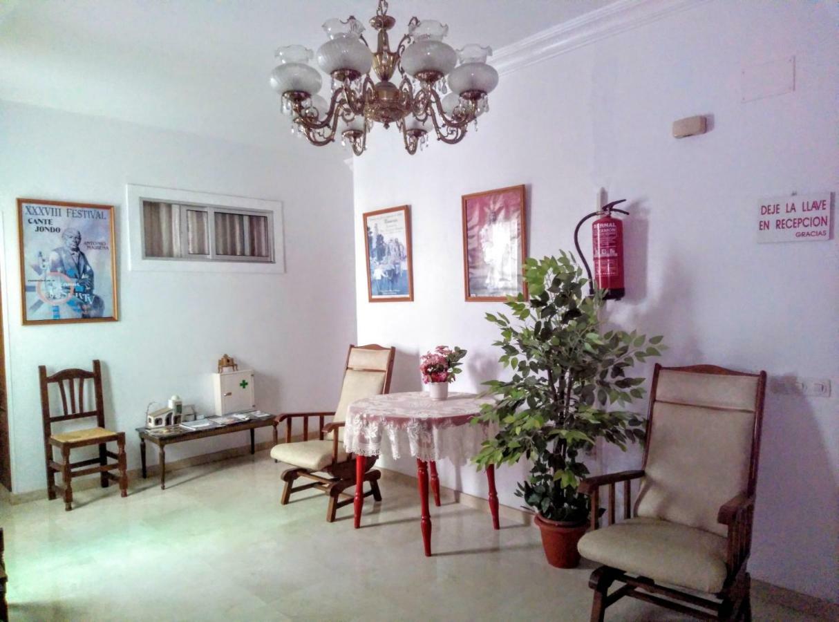 Pension Larra Mairena De Alcor Luaran gambar